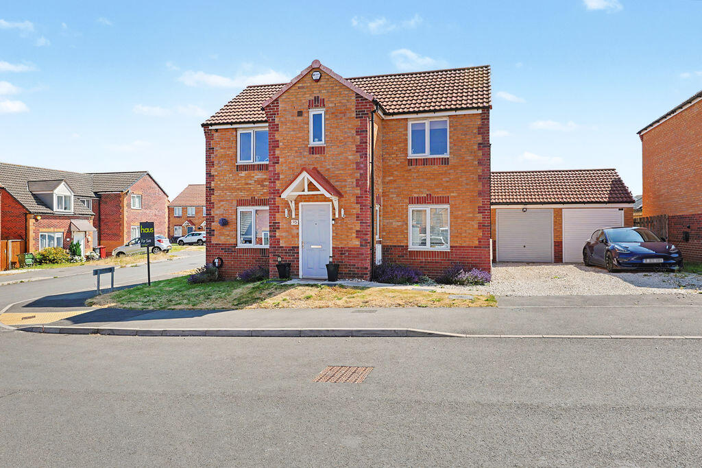 4-bed detached on Masefield Avenue, Holmewood, Chesterfield, £260,000