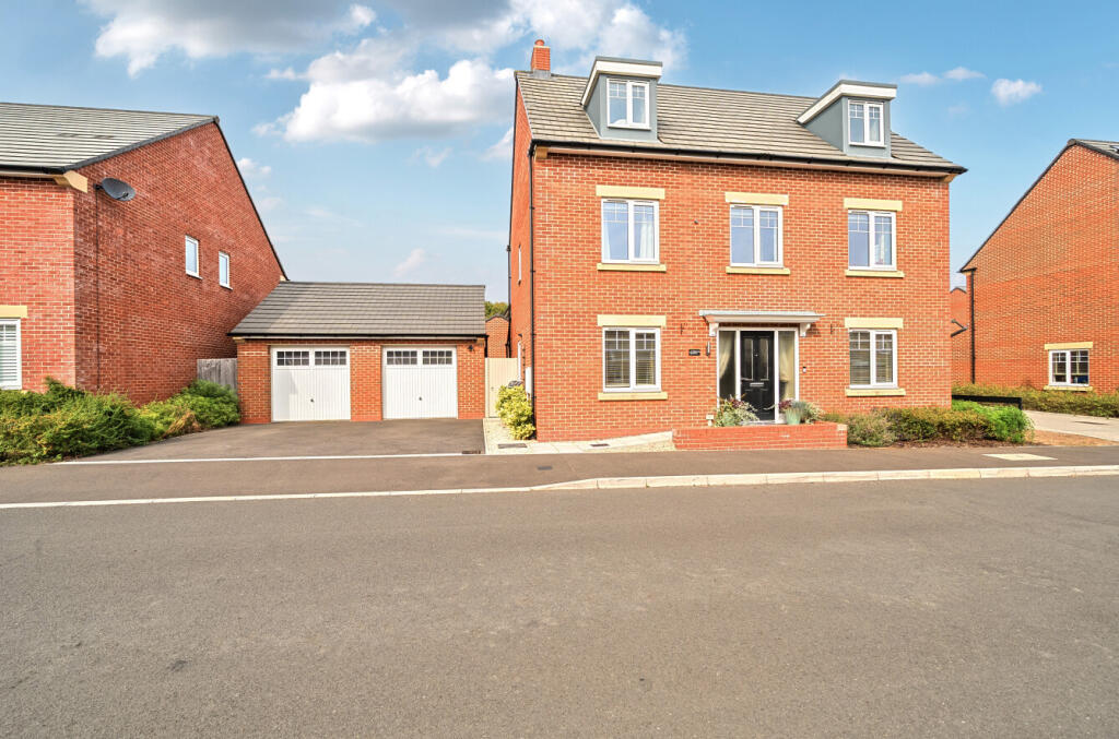 Main image of property: Pearce Drive, Faringdon, Oxfordshire, SN7
