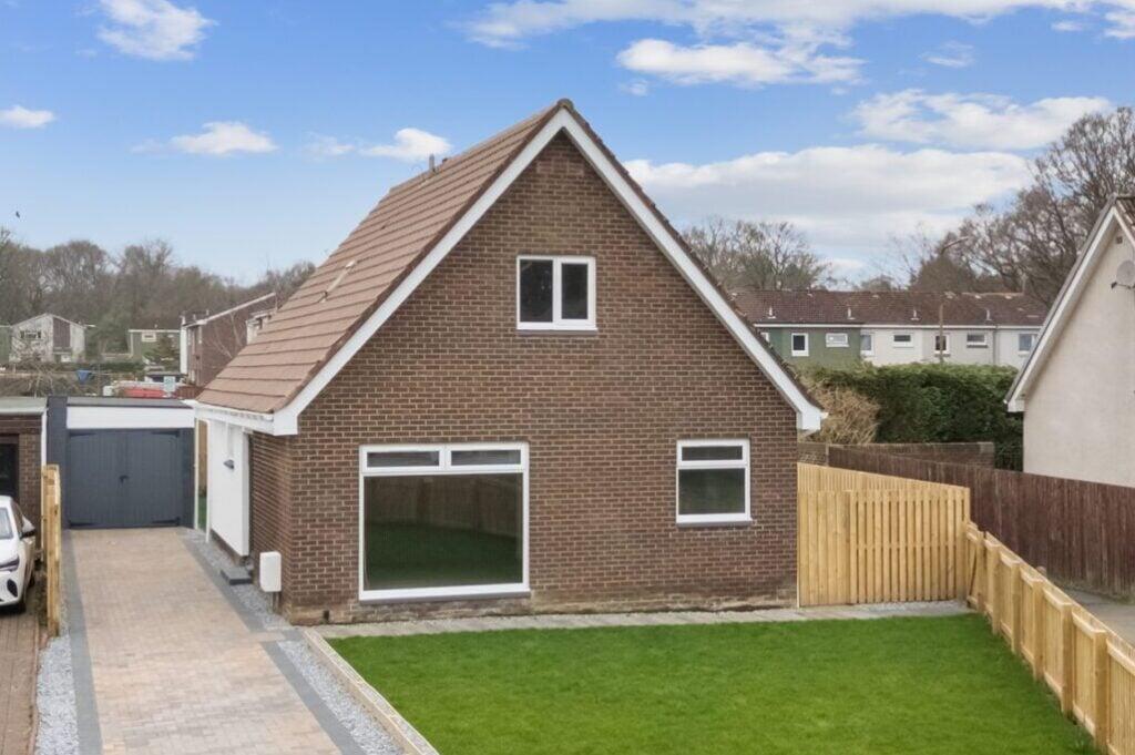 Main image of property: 21 Ochiltree Court, Mid Calder, Livingston, EH53 0RU