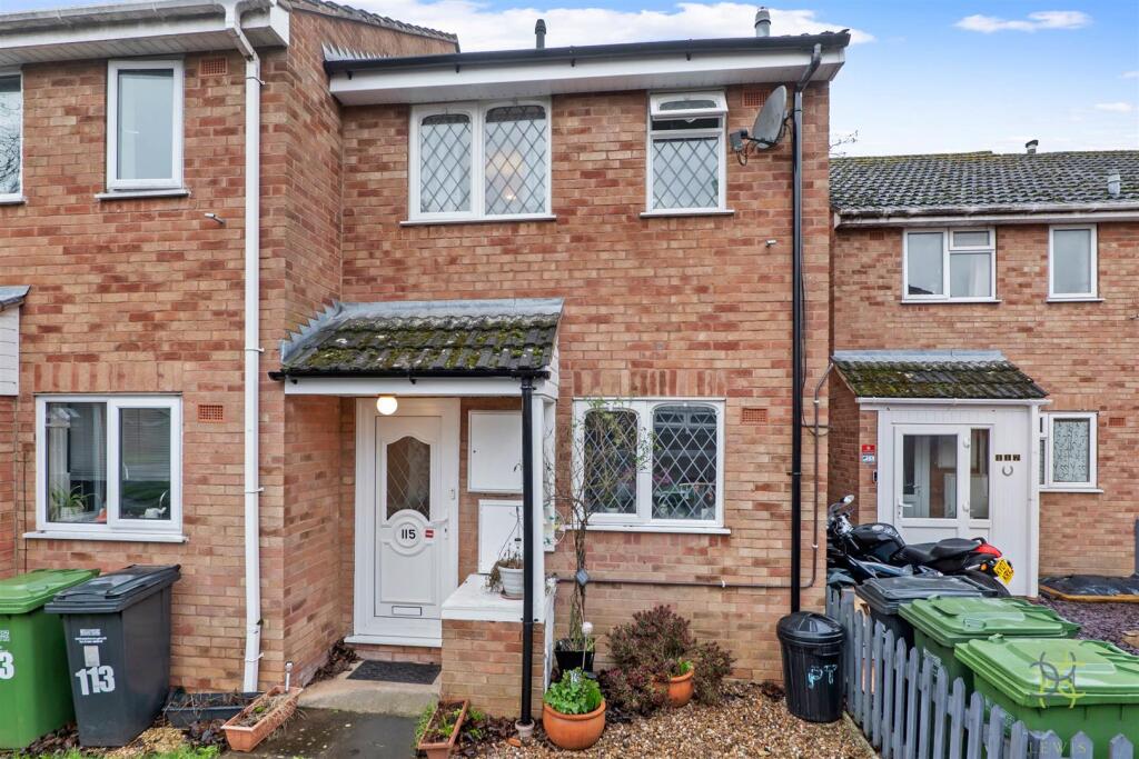 2-bed terraced on Forest Gate, Evesham, £210,000