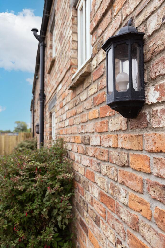 Main image of property: Darling Cottage, Chestnut Farm, Moor End, Acaster Malbis