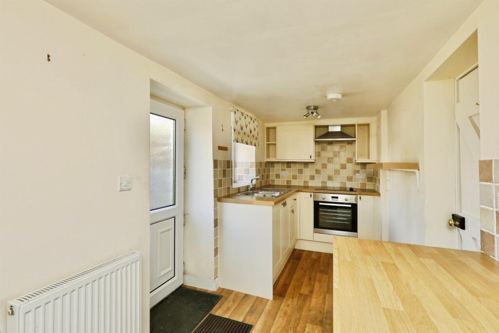 House in Doncaster, Frickley, Clayton with Frickley - View 5