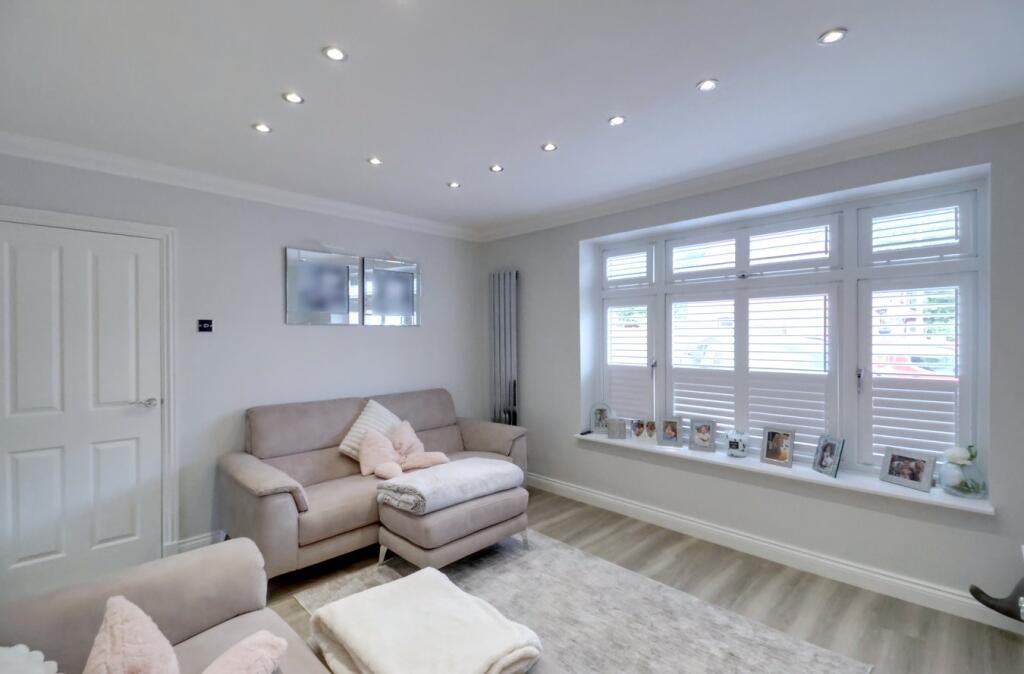 Easington Way, South Ockendon, RM15 photo 3