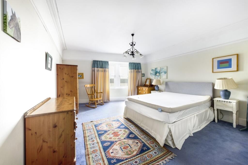 Apartment in Clevedon, Walton Park - More