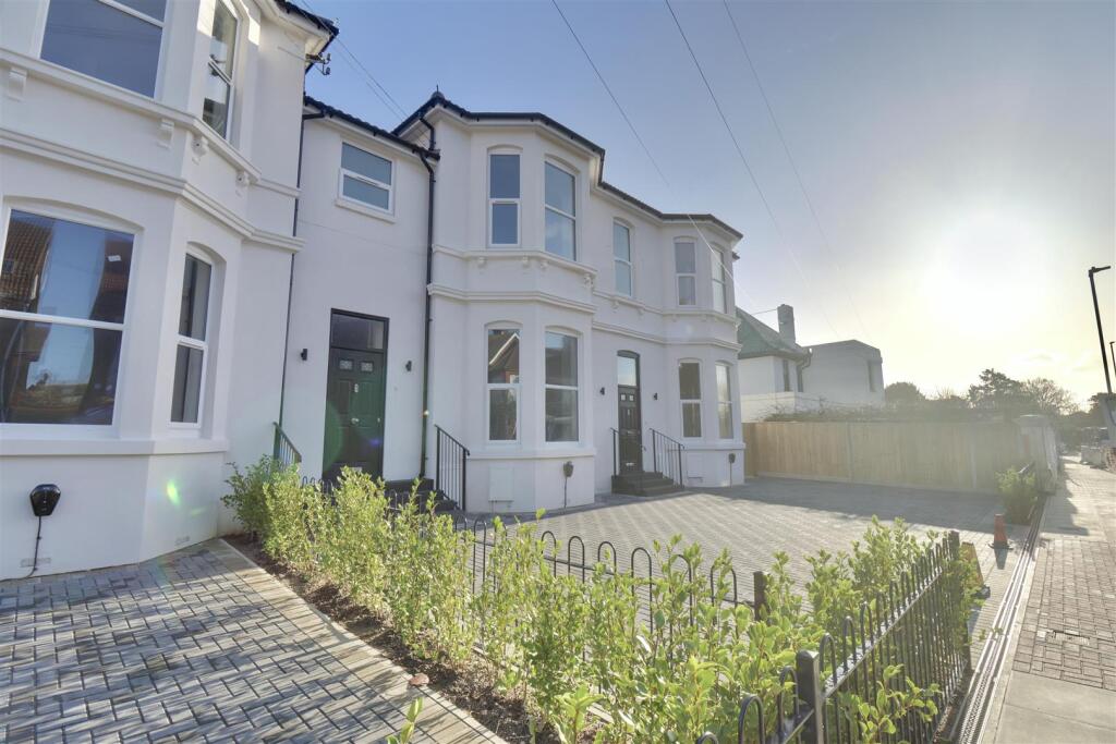 House in Portsmouth, Milton