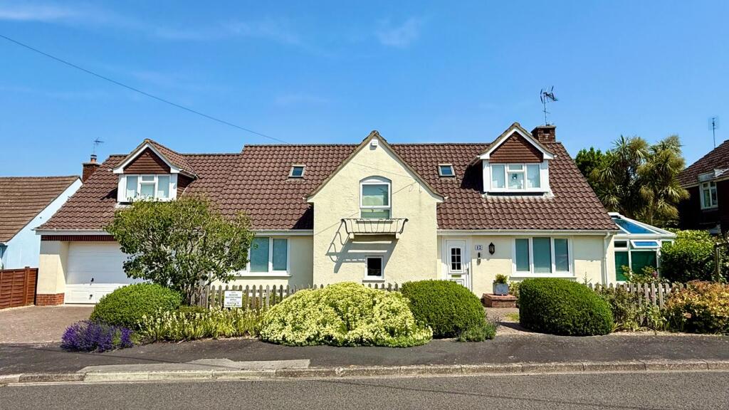 Main image of property: Noel Close, Brockenhurst, SO42