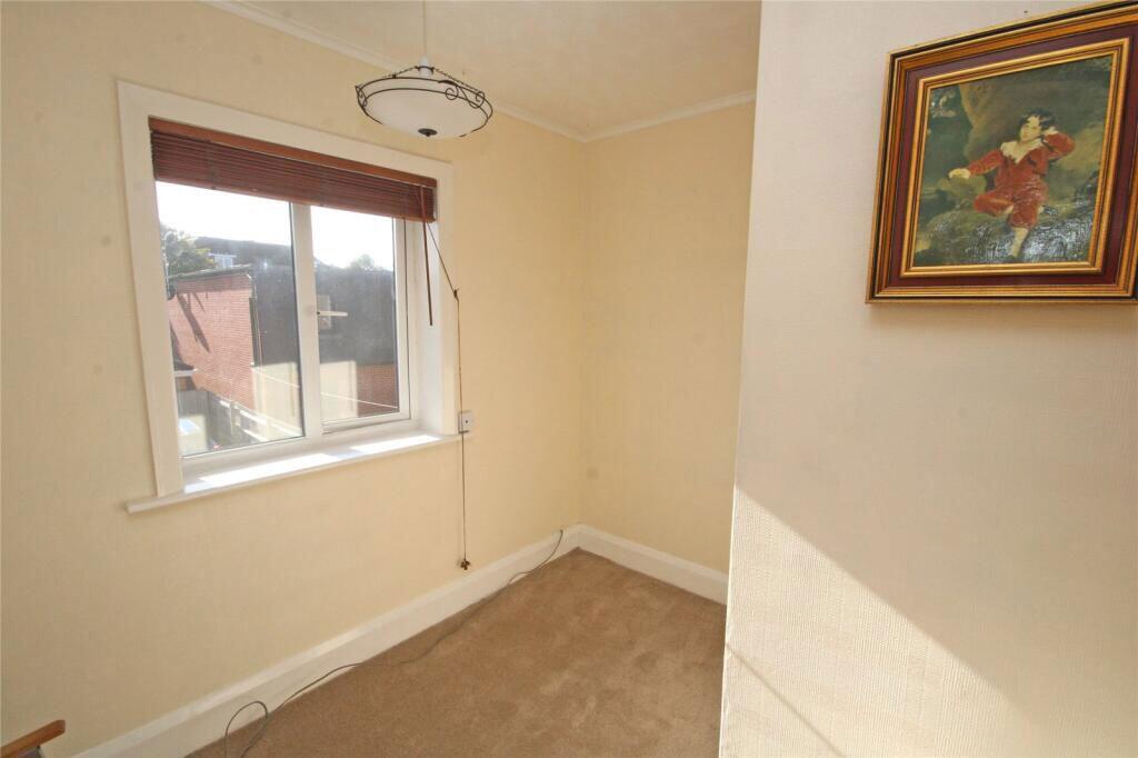 Apartment in Highcliffe, Walkford - More