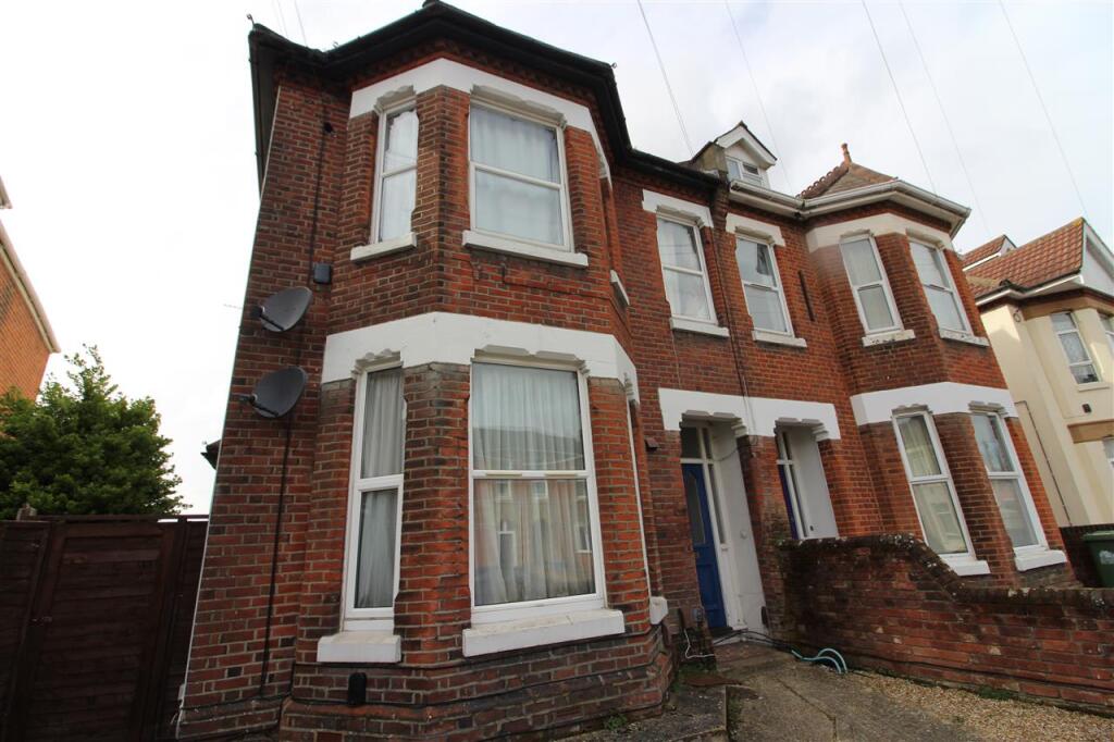Main image of property: Westridge Road, **Student Apartment** Student Apartment **, Southampton