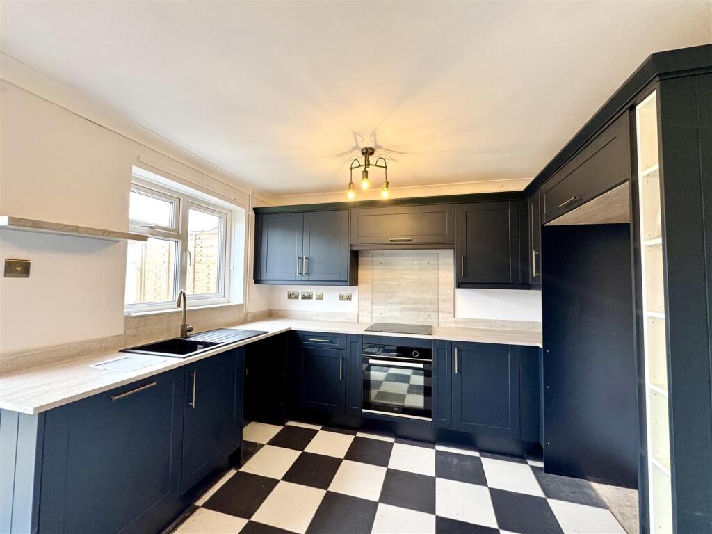 House in Newport, Chepstow - More