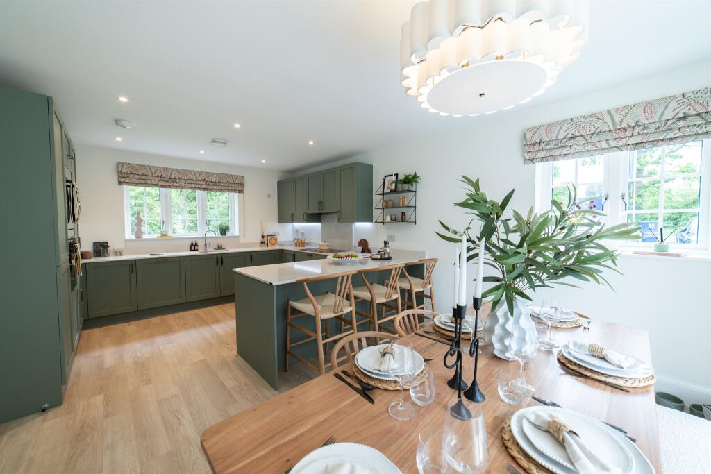 Main image of property: Hoe Lane, North Baddesley, Southampton