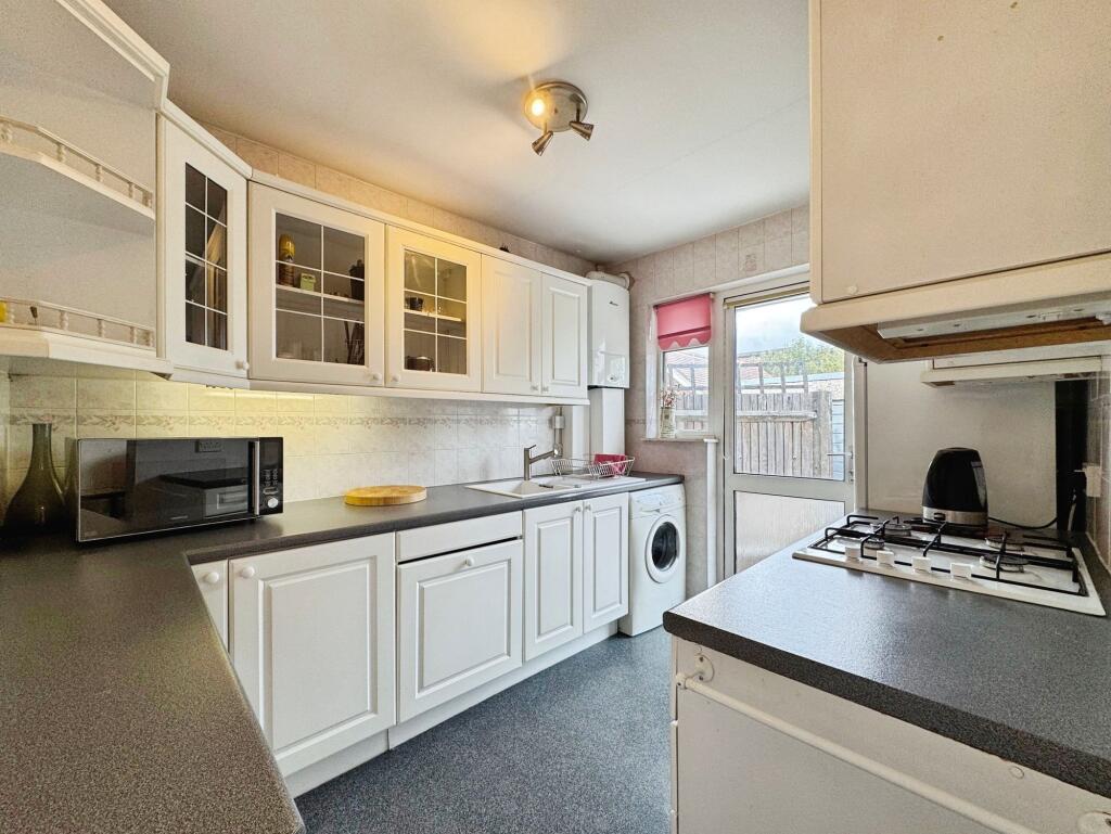Kenilworth Road, Edgware, HA8 photo 3
