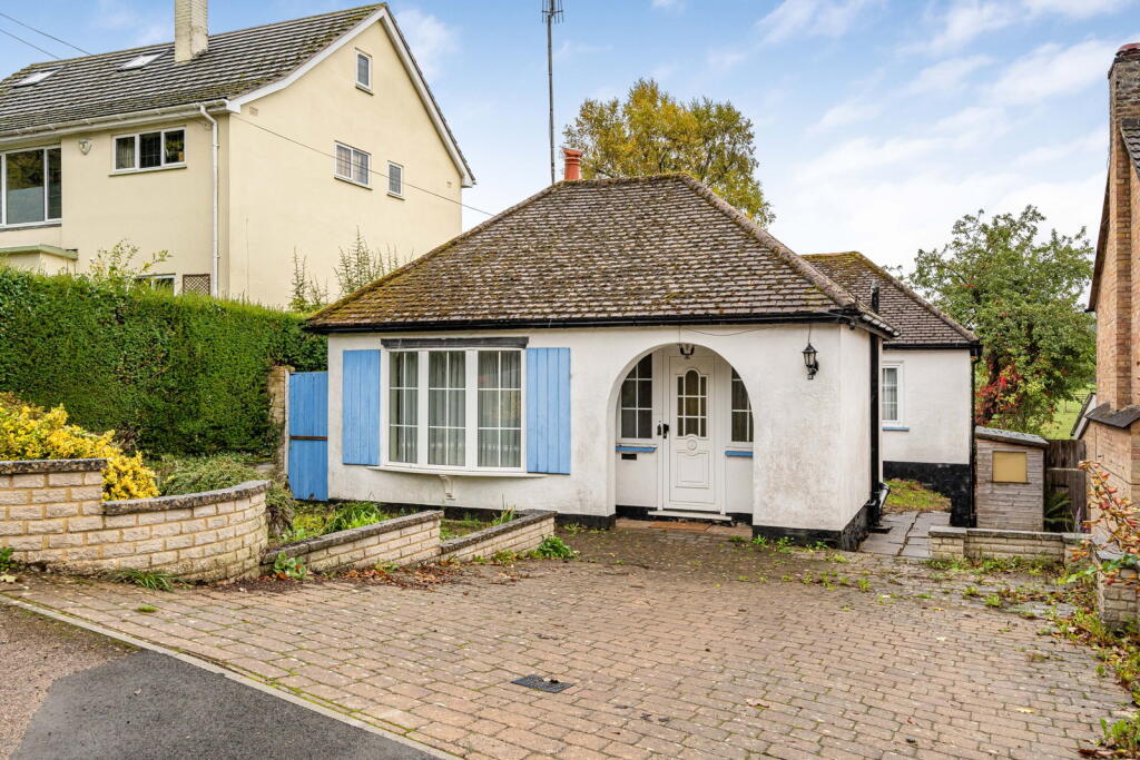 3-bed detached on Downs Road, Coulsdon, CR5 1AD, £550,000