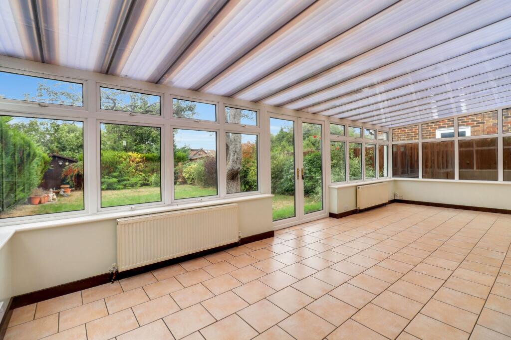 House in Twickenham - More