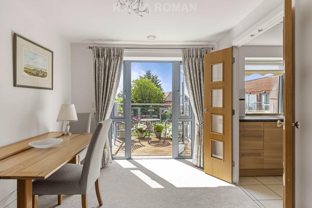 Apartment in Sutton - More