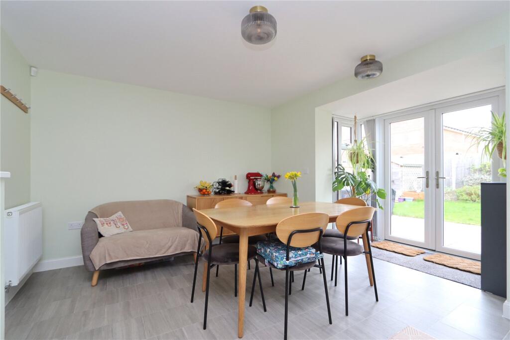 Cicero Crescent, Fairfields, Milton Keynes, MK11 photo 3