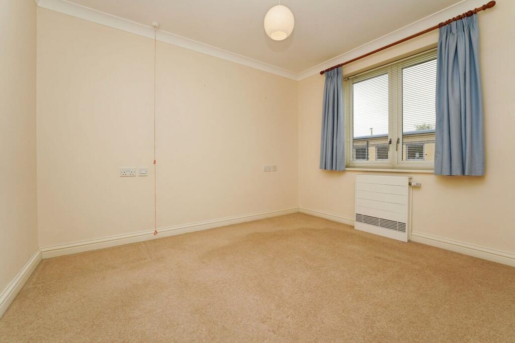 Apartment in Gloucester - More