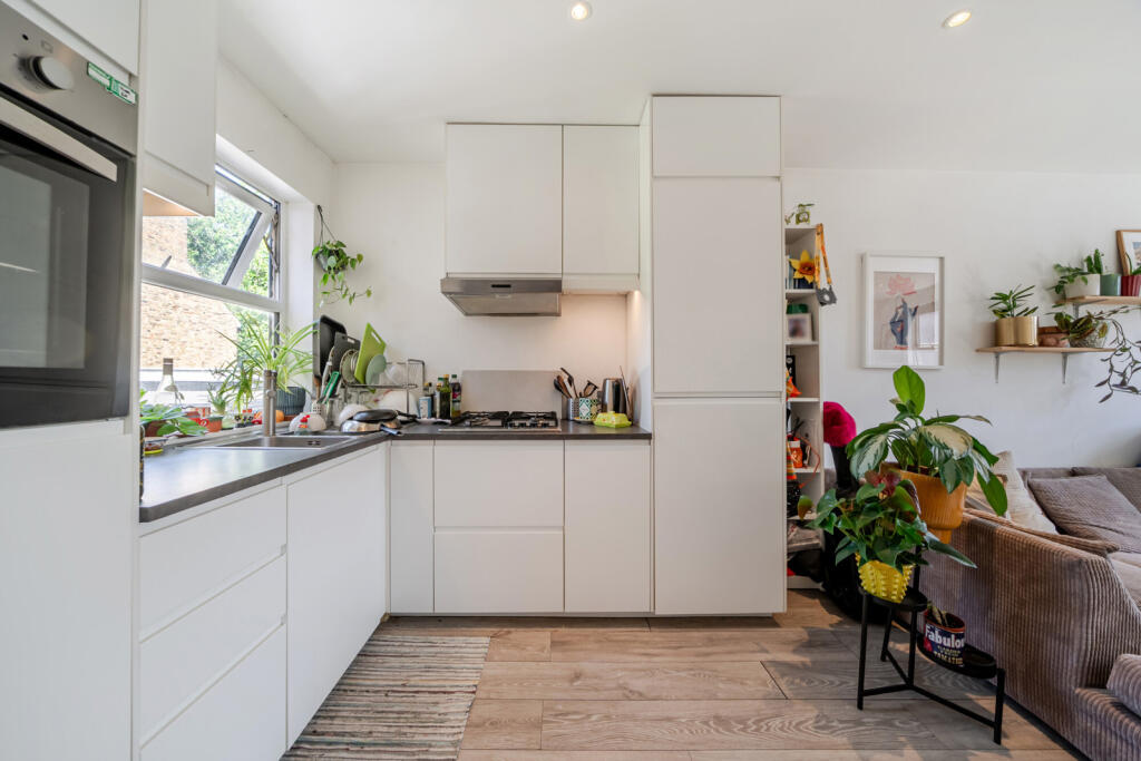 Apartment in London - View 4