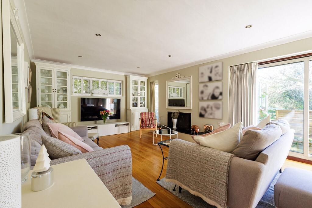 House in Guildford - View 4