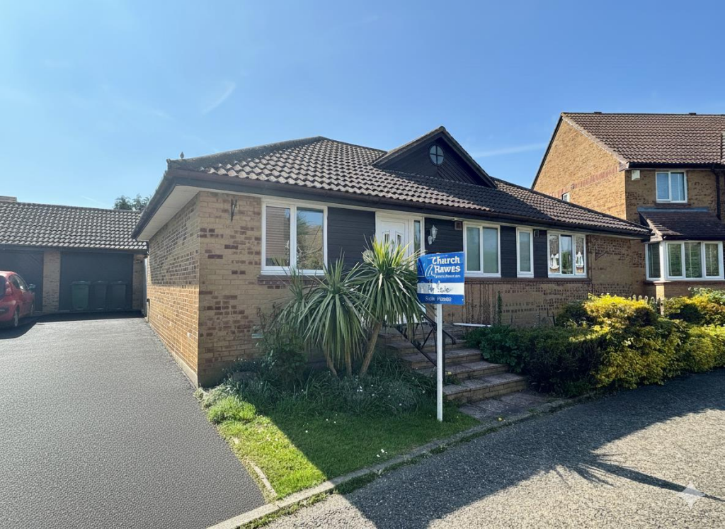 3-bed house on Heron Way, Mayland, £395,000