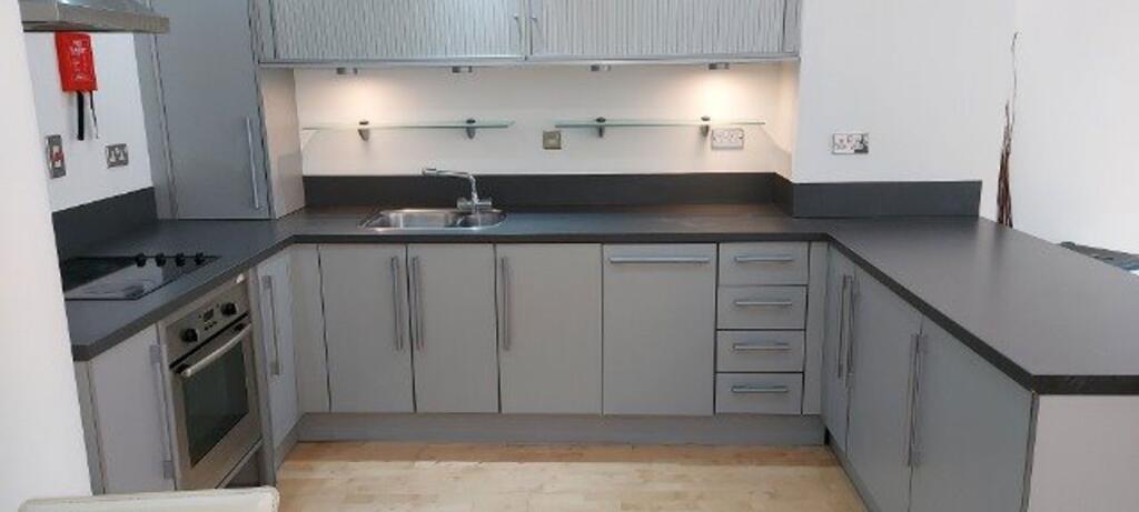 Main image of property: Nottingham, NG1, 54 Fletchergate, P00550