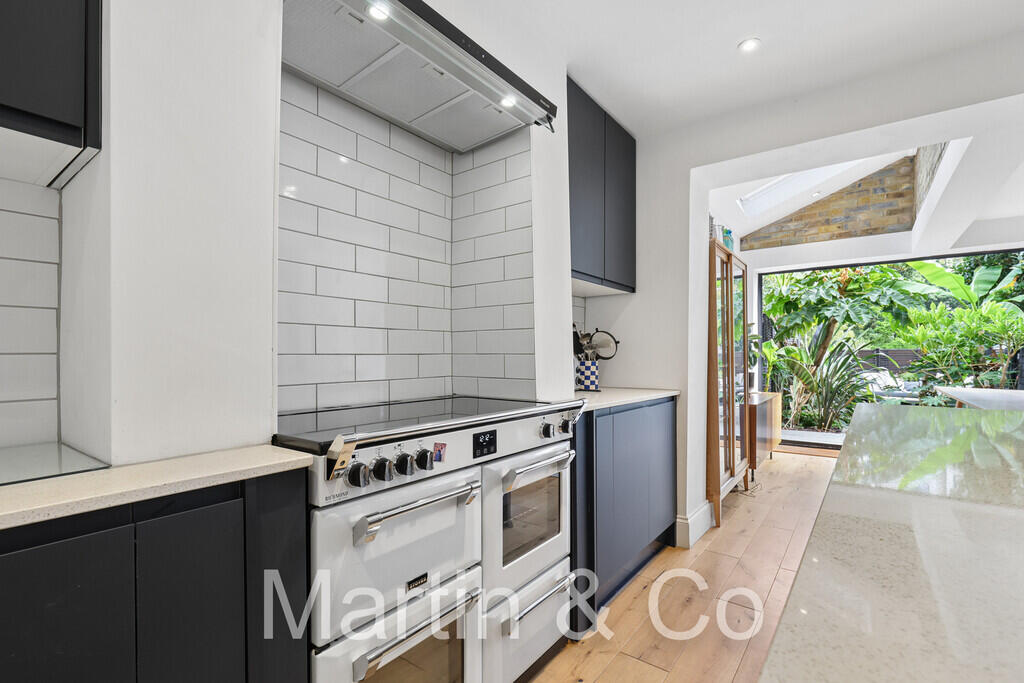 House in Croydon - View 2