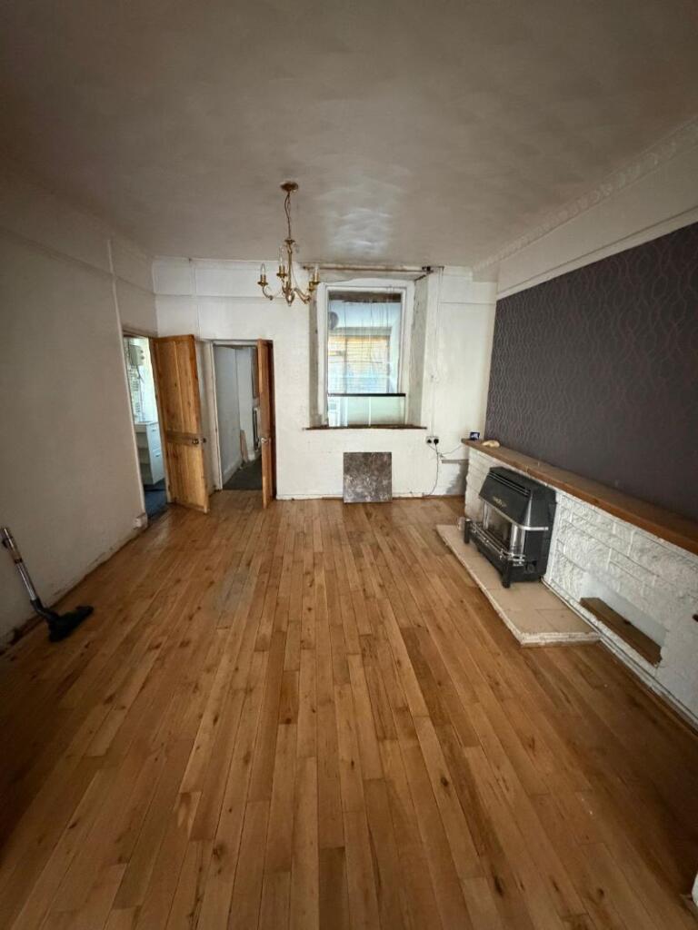 23 John Street, Porth, CF39 9SD photo 3