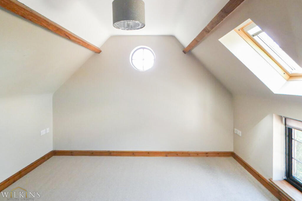 House in East Staffordshire, Winshill - View 4