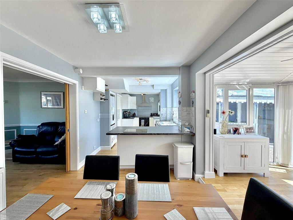 House in Wirral, Liverpool City Region - View 5