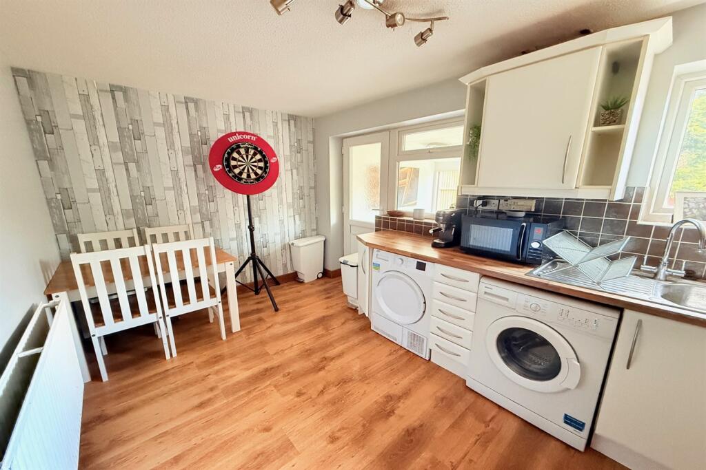 House in Warrington, Callands, Burtonwood and Westbrook - More