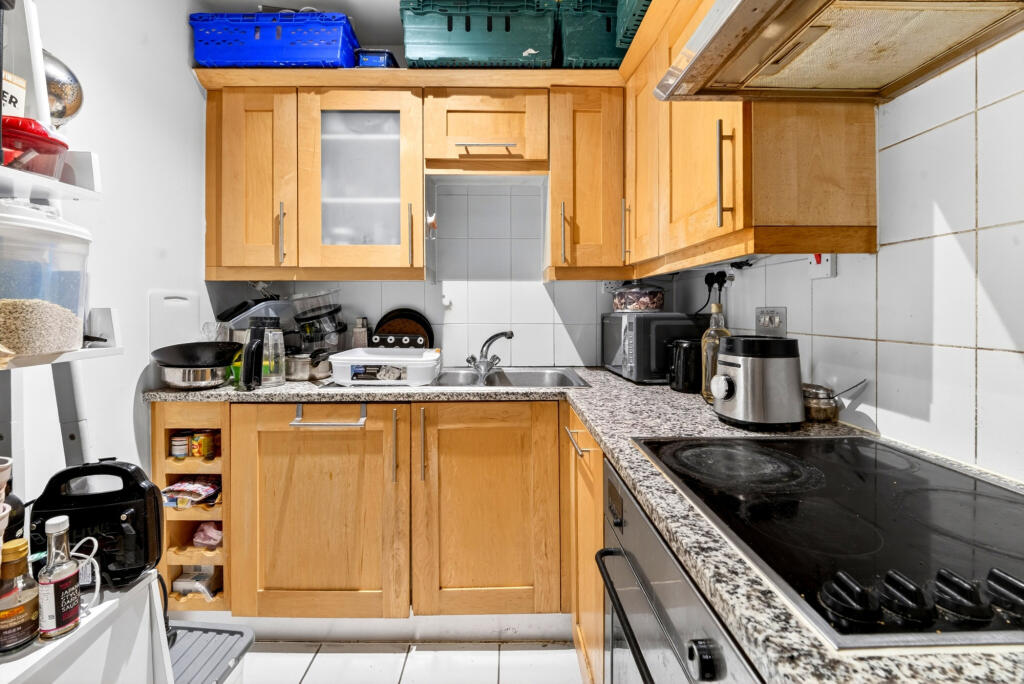 9 Belvedere Road, London, London, SE1 - More