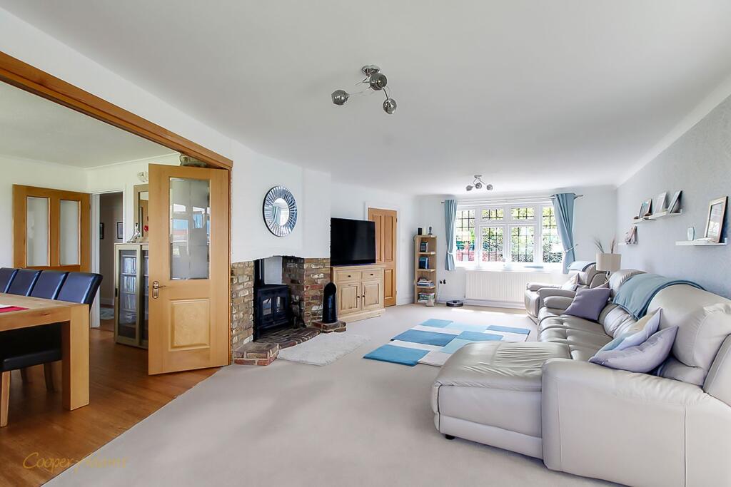 8 Woodcote Cottages photo 3