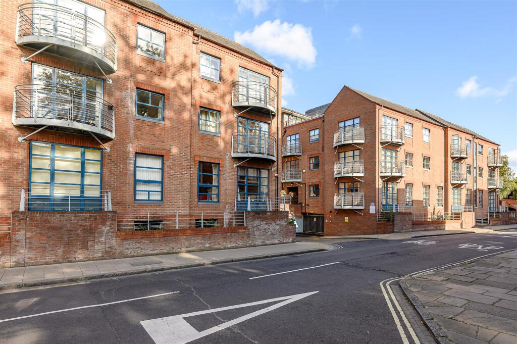 Main image of property: Emperors Wharf, Skeldergate, York, YO1 6DQ