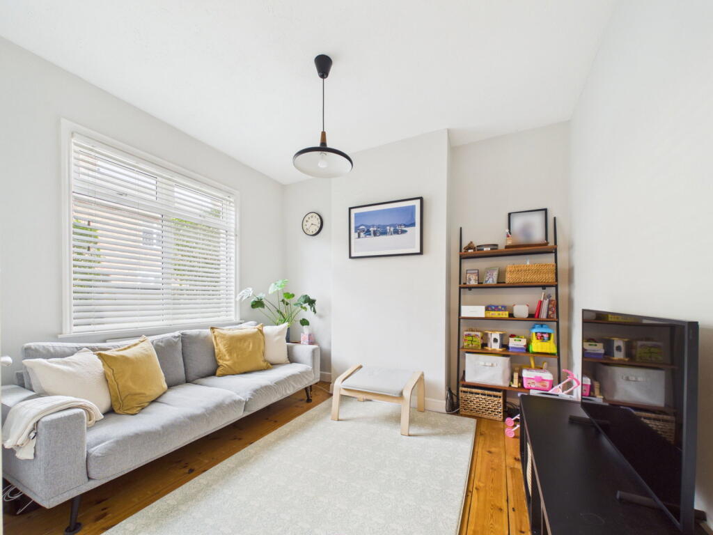 House in Slough - View 4