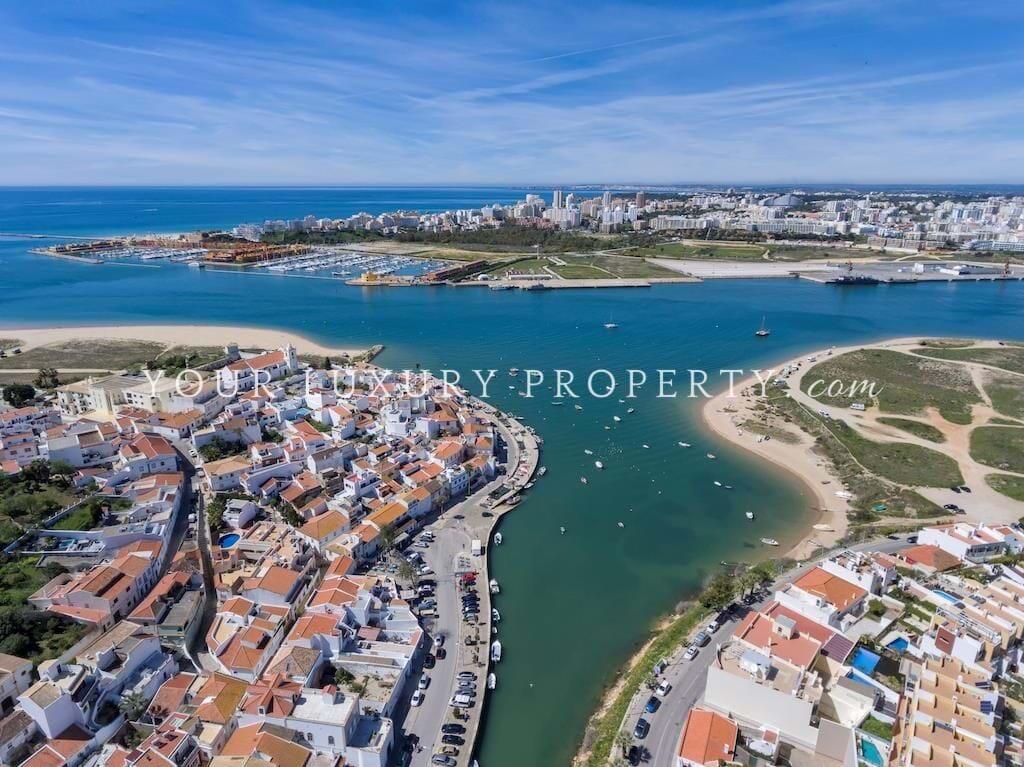 Main image of property: Algarve, Ferragudo