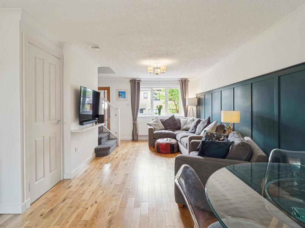 Dundonald Crescent, Newton Mearns photo 4