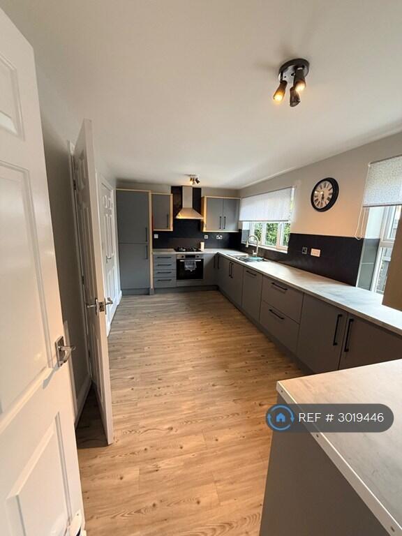 House in Bradford - View 4