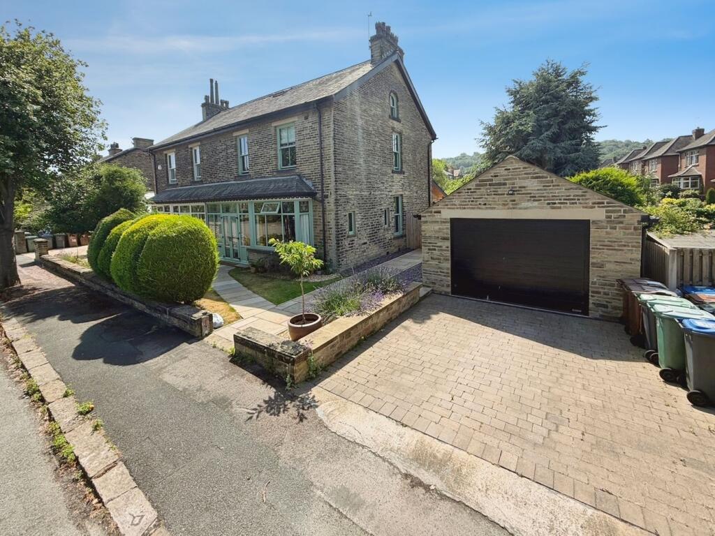 Main image of property: Moorhead Terrace, Moorhead, Shipley, BD18