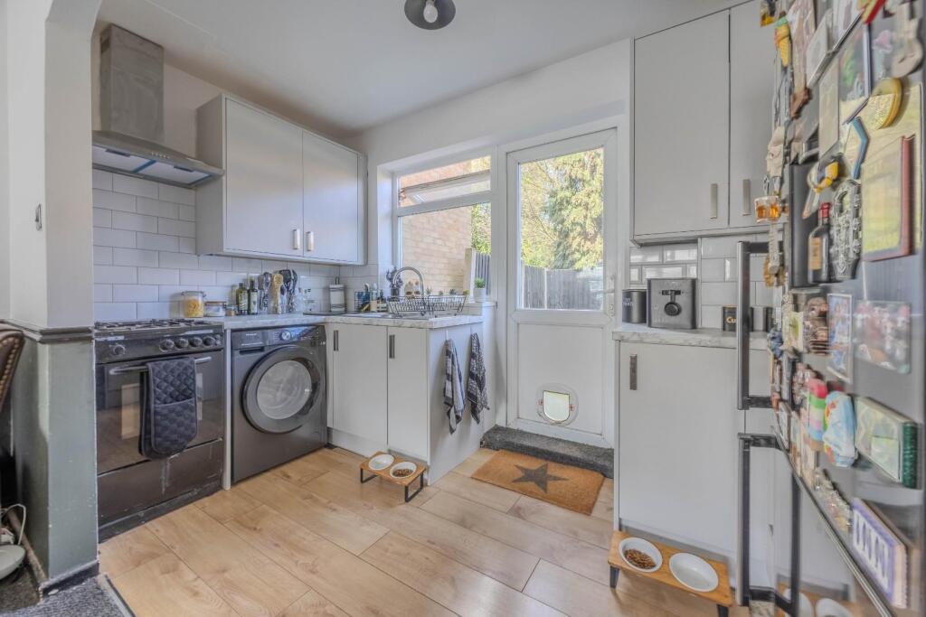 Apartment in Southend-on-Sea - View 5