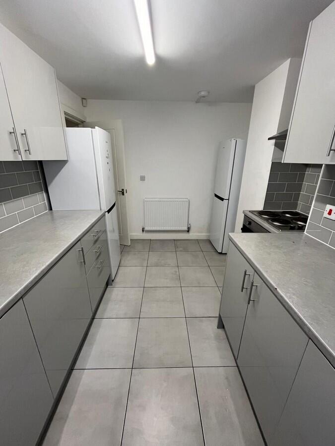 6 bedroom terraced house for rent