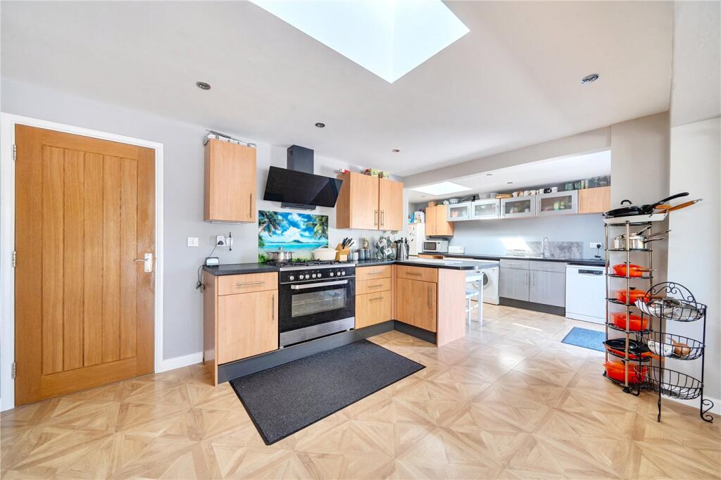 House in Waverley, Weybourne, Farnham - View 4