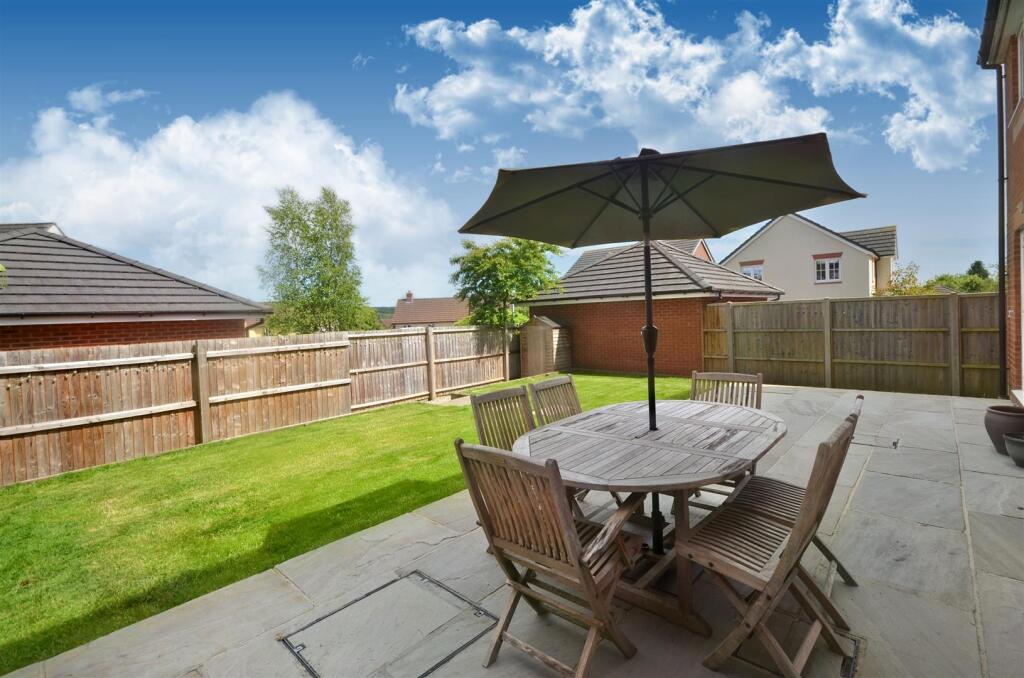 Lark Close, Bruton - View 4