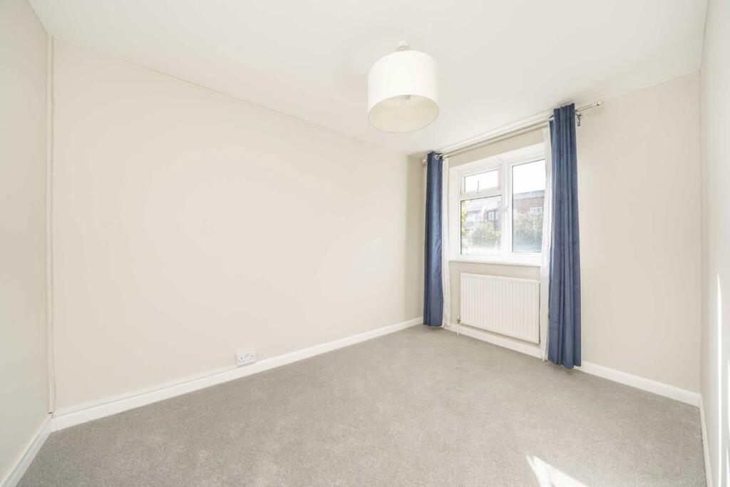 House in Twickenham - View 5