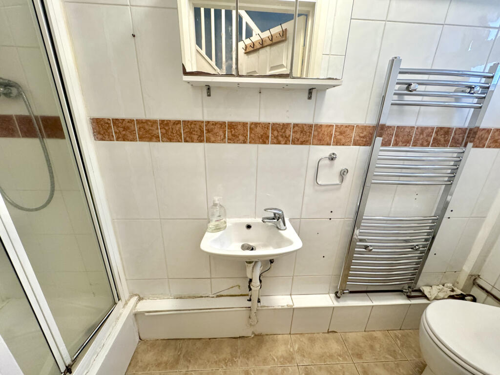 House in Southall - View 4