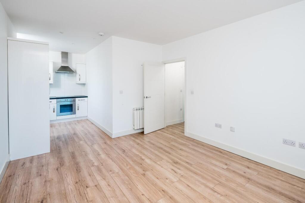 Apartment in Enfield - More