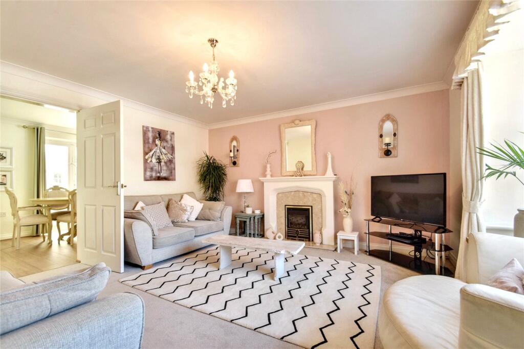 House in Worcester - View 4