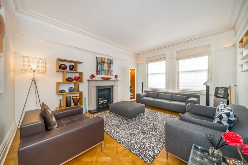 House in London, Wimbledon Village, Merton Park - View 3