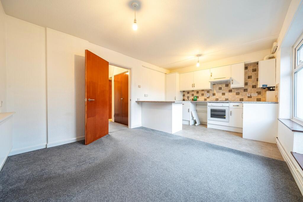 Apartment in Bromley - View 4