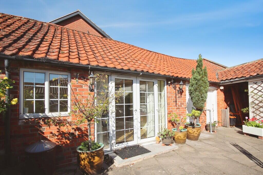 House in Lincoln - View 4