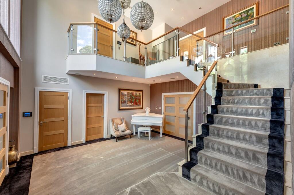 House in Kirklees, West Yorkshire - More