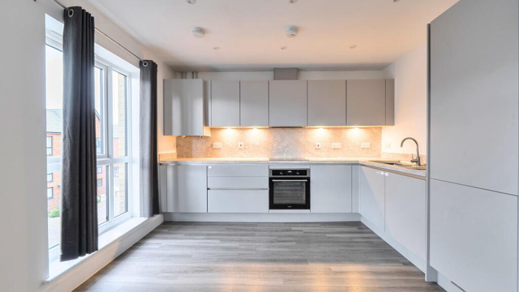 17 George Avenue, Milton Keynes, MK17 8WH - View 6